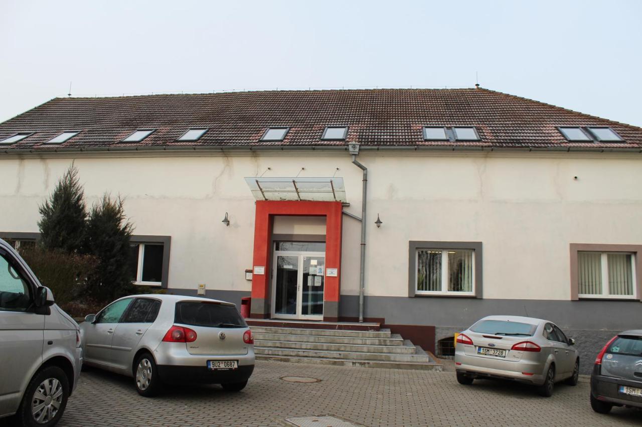 Ubytovani Na Spejcharu, Zelevcice Slaný エクステリア 写真